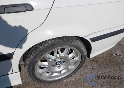 1997 BMW M3 z USA, uszkodzony, nr VIN WBSCD9324VEE05352